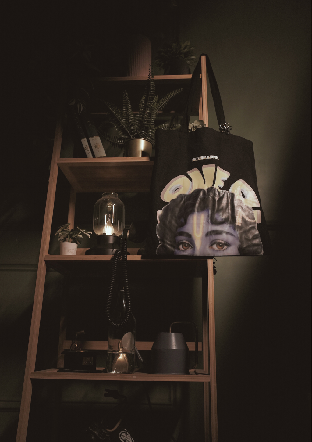 krishna knows ( black )